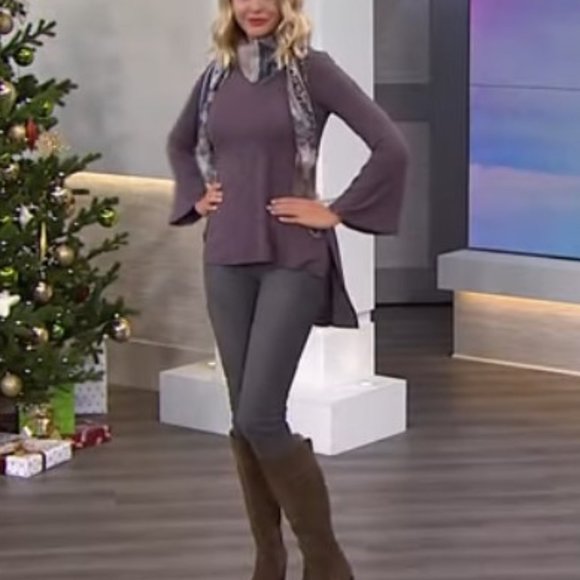 DG2 Diane Gilman Bell Sleeve Hi-Low Blouse Woven Back - Picture 1 of 7